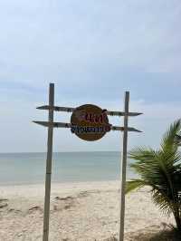 ที่พักติดทะเล บรรยากาศดีที่หาดเจ้าหลาว ✨