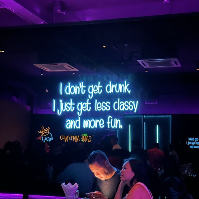 Atomic Beer Pong, night place in Thonglor,BKK