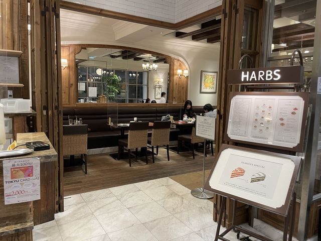 超人気ケーキ店HARBSハーブス