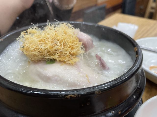 弘大推薦美食 百年百歲土種蔘雞湯 백년토종삼계탕 본점