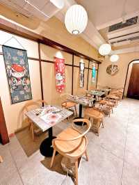 和風貓貓樹佈置Pancake店