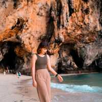 หาดถ้ำพระนาง (Phra nang Cave Beach)