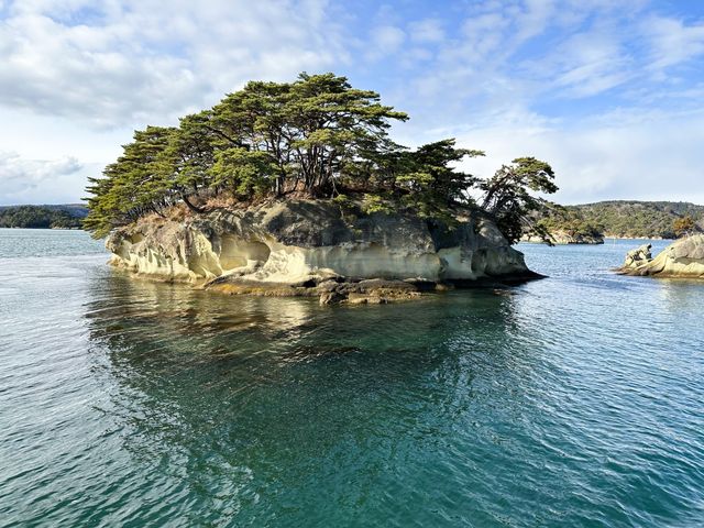 一次看松島灣超過260個島嶼 還有露天區可以吹風看海 松島遊船必看仁王島、鐘島