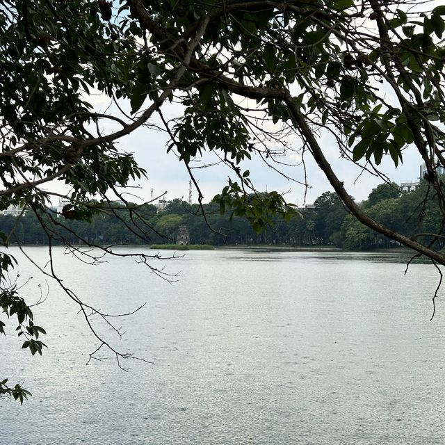 🌳 เดินเที่ยวชมทะเลสาบฮหว่านเกี๊ยม ฮานอย ⛅ 