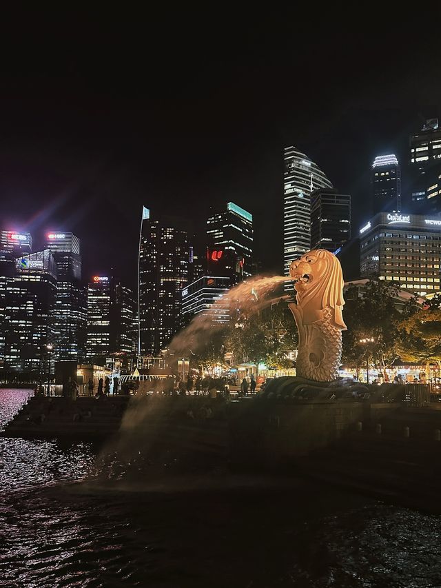 《新加坡》地標級打卡景點 白天晚上各有不同風情-魚尾獅公園