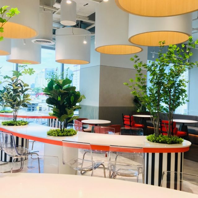 ศูนย์อาหารบรรยากาศดี วิวหลักล้าน🥗🥘🍧