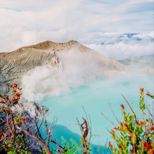 Ijen crater