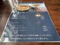 北海道・小樽。レトロなカフェの青の洞窟クリームソーダ『大正硝子 くぼ家』