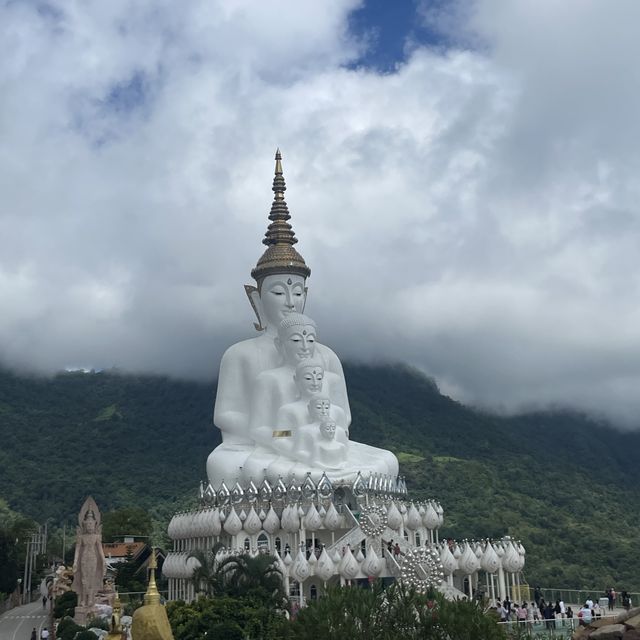 Wat Pha Sorn Kaew 