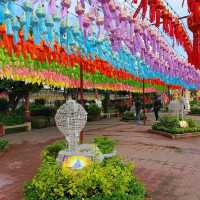 สักการะ อนุสาวรีย์ พระนางจามเทวี ณ เมืองลำพูน