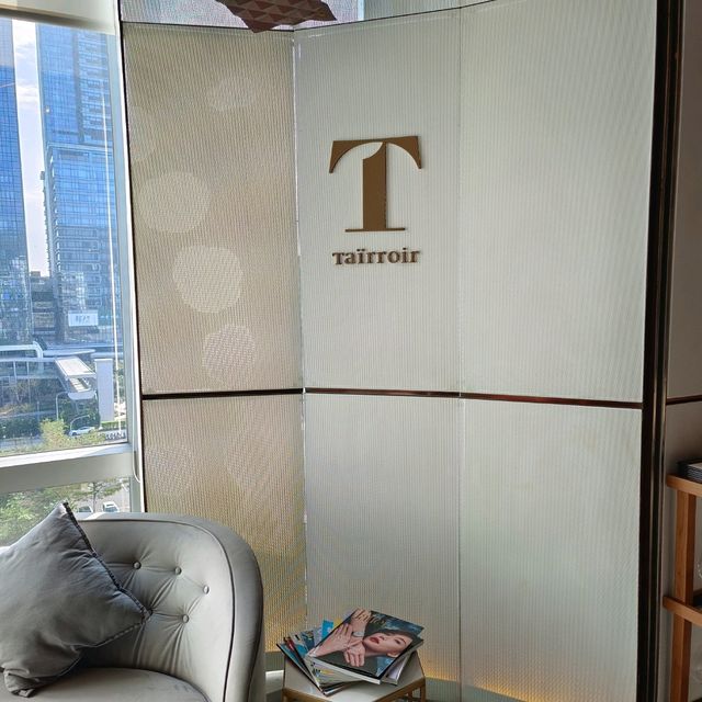 Taïrroir態芮，燈光美氣氛佳的米其林二星餐廳