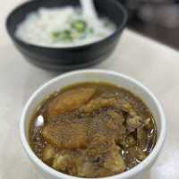 必食 惹味咖哩 配 軟腍肉嫩牛坑腩