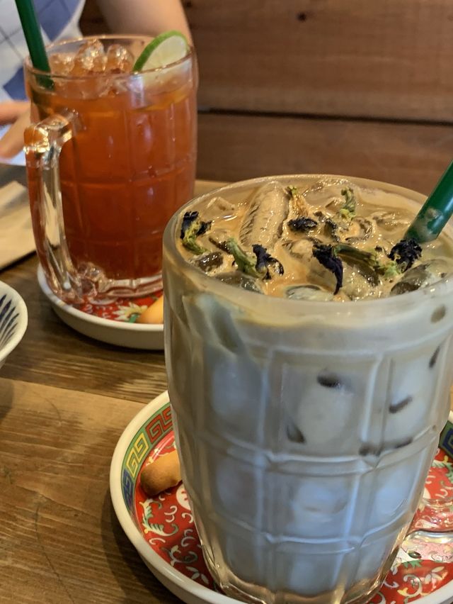หลงโถว คาเฟ่ (LhongTou Café)