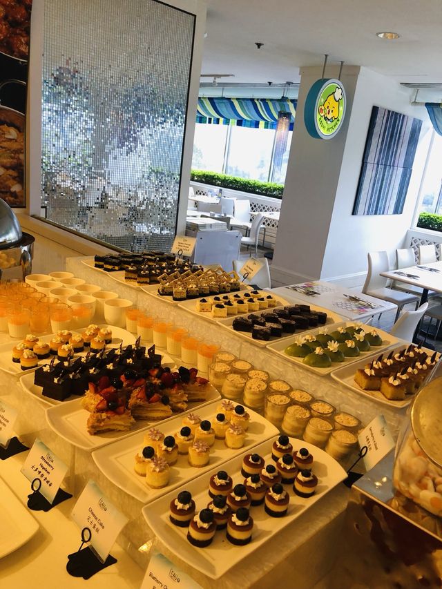 不同種類小食，價錢便宜