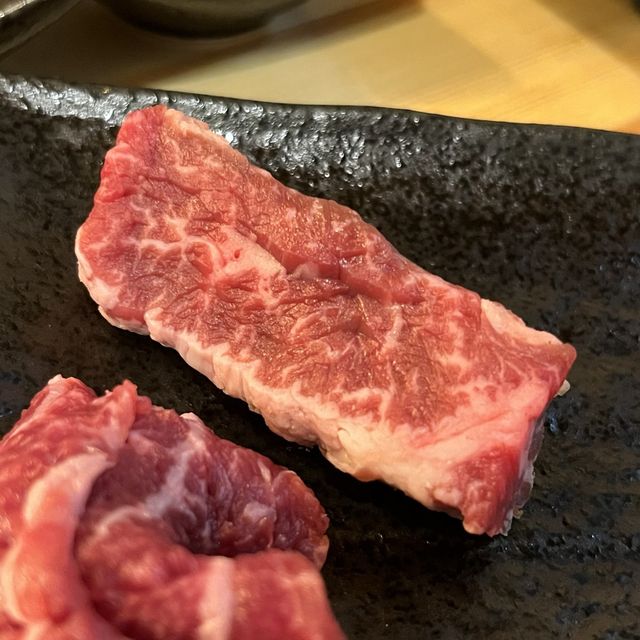 【大阪・京橋】水晶板で焼く立ち食い焼肉「三坪（さんつぼ）」