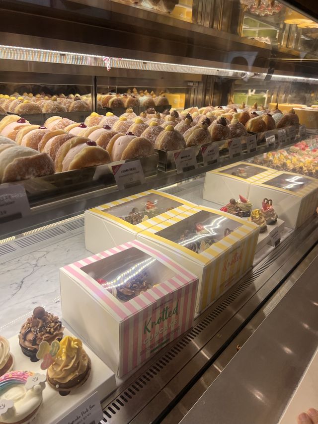 韓国/ソウル【蚕室】大人気！ドーナツチェーン店のロッテワールドモール店♡