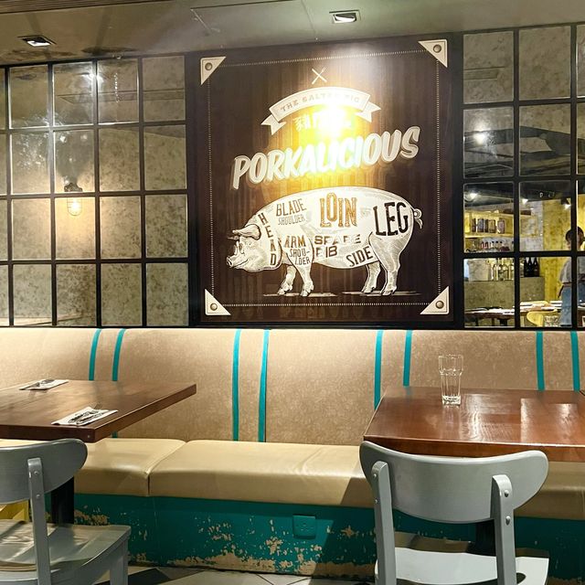 以豬為主題的西餐廳 以豬為主題的西餐廳