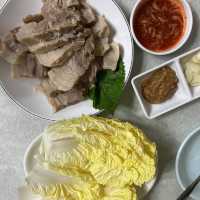 비오는 날 보쌈&칼국수와 즐기는 푸짐한 한상, 대련집