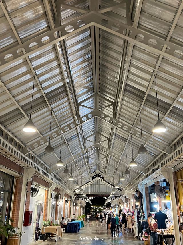 ดื่มด่ำบรรยากาศ เอเชียทีคยามค่ำคืน สวยมาก