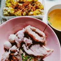 ก๋วยเตี๋ยวลูกชิ้นหมู เกาะสมุย ร้านอร่อยเมืองปากน้ำ