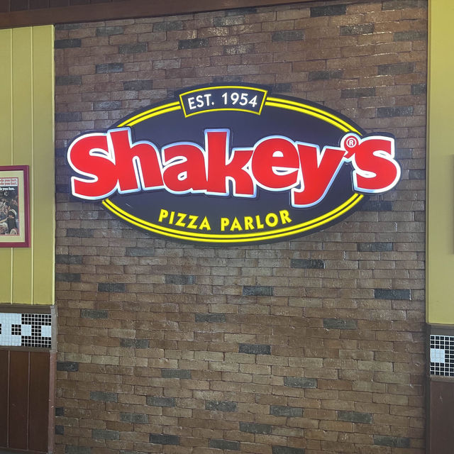 미쿡스타일의 피자 “Shakey’s”