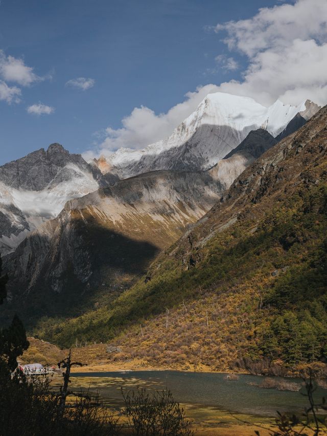 The famous hike to the milk lake in Yading