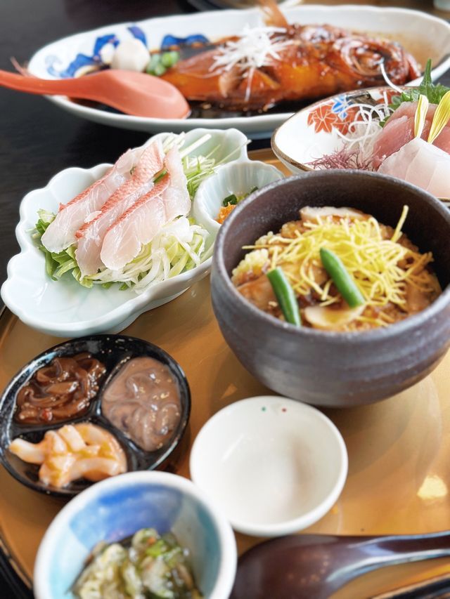 伊豆急下田駅近くで、魚介ランチ
