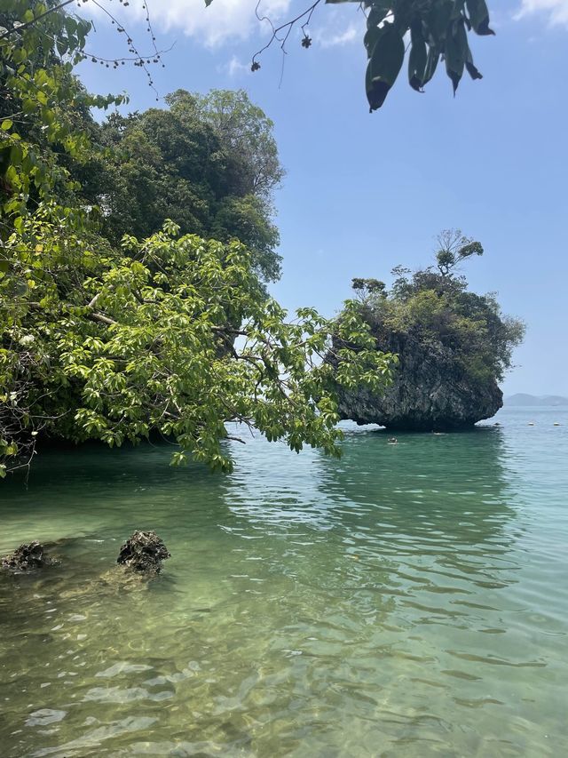 เกาะผักเบี้ย Phabia Island 📍กระบี่