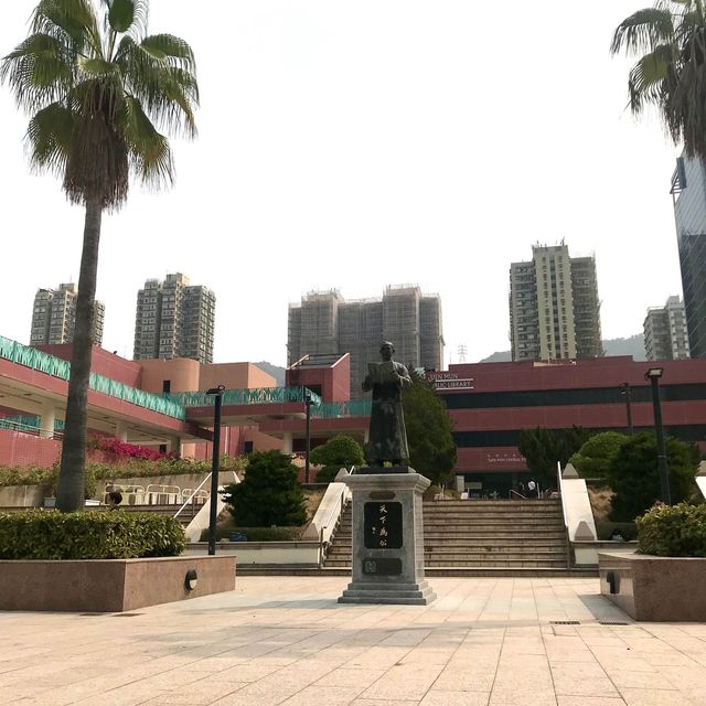 Airy, Spacious and Easily Reached Park