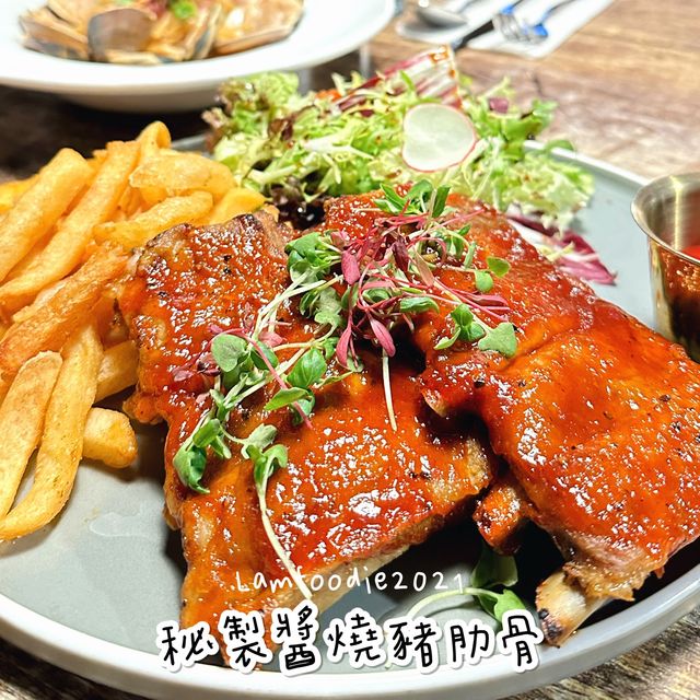 旺角chill住聽音樂食西餐