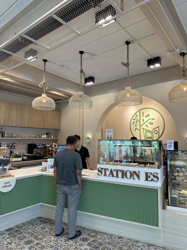 เที่ยวคาเฟ่น่ารัก @ Station ES