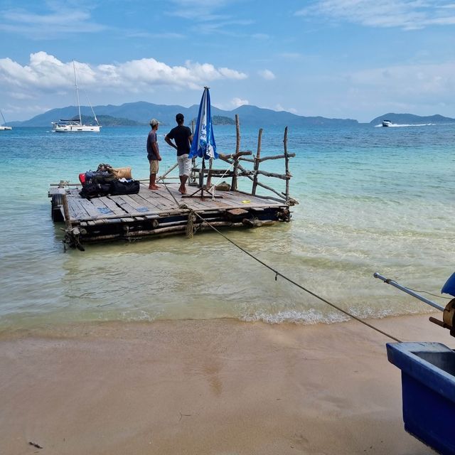 เกาะหวาย อยู่จังหวัดตราดจ้า