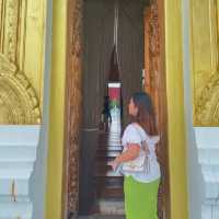 วัดแสนสุข บางแสน