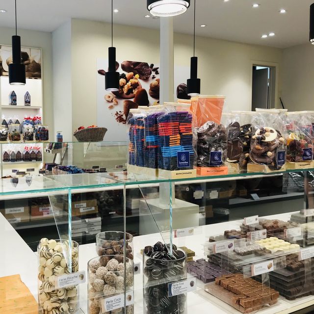 World-famous chocolate country !! 🍫