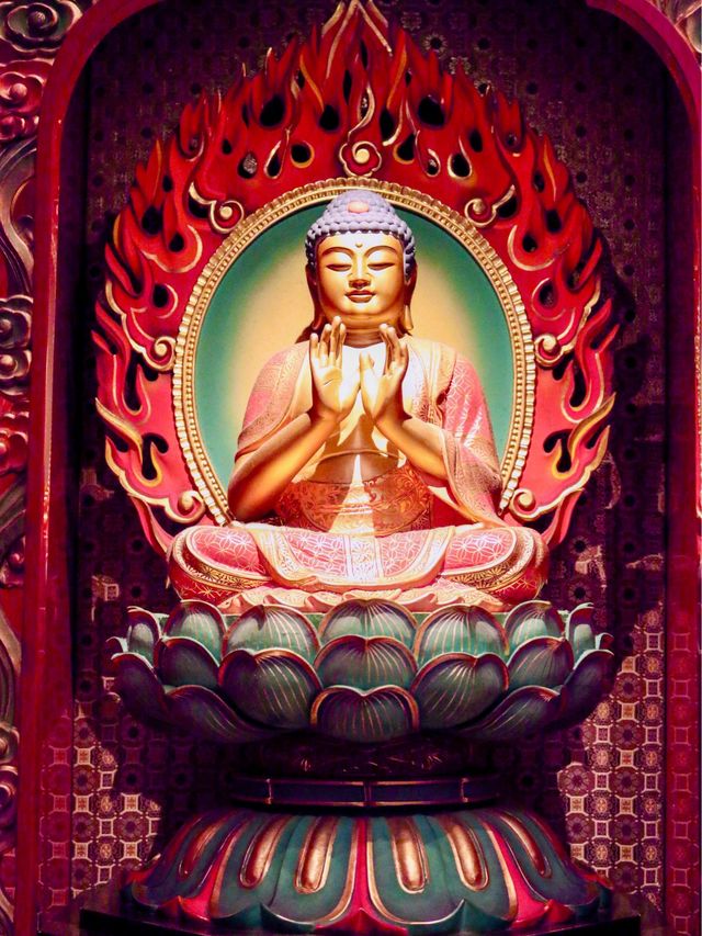วัดพระเขี้ยวแก้ว Buddha Tooth Relic Temple