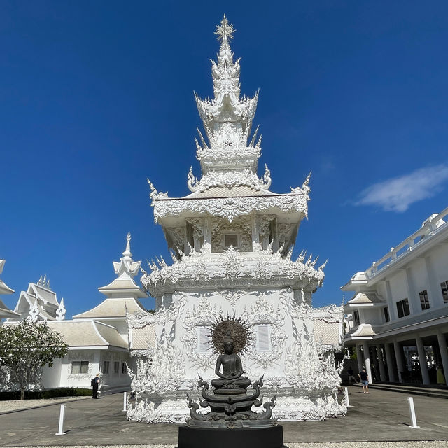Chiang Rai's White Wonder: Wat Rong Khun