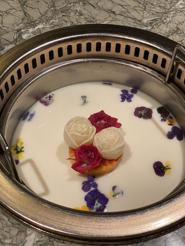 滿足生日月～華麗古典美美火鍋店 