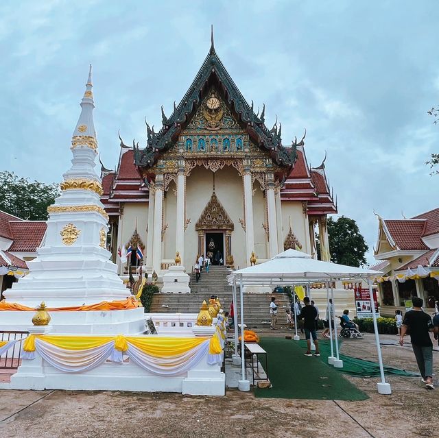 วัดโพธิ์ชัย (หลวงพ่อพระใส)