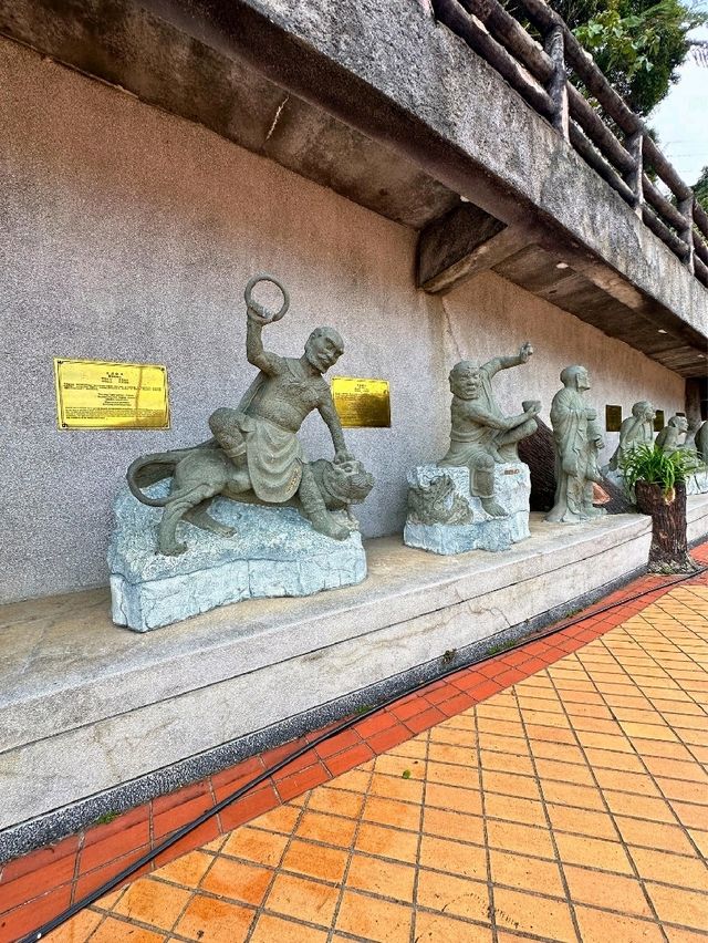 แนะนำว่าต้องมา Chin Swee Caves Temple 