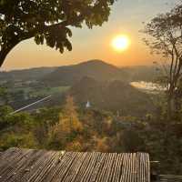 จุดชมวิวยามอาทิตย์อัสดง ที่สวยที่สุดแห่งนึงในลพบุรี
