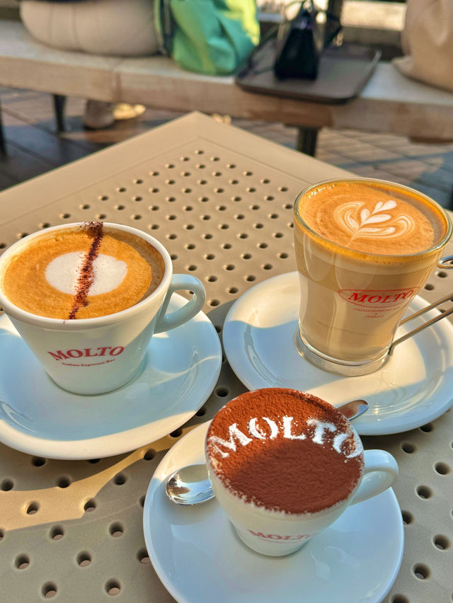 한국에서 느끼는 유럽, 명동 몰또 카페☕️ 