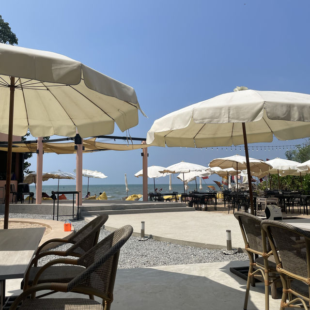Sea you soon cafe’ : คาเฟ่ริมชายหาดบางแสน