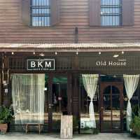 คาเฟ่โบราณย่ายยมจินดา Old House 