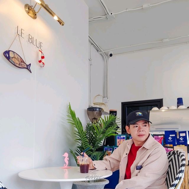 Le Blue เลอบลู คาเฟ่หนองคาย