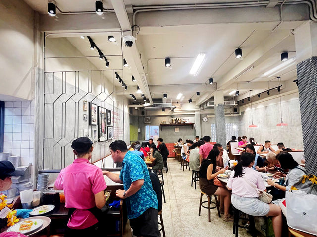 泰國曼谷 紅大哥水門雞飯店 โกอ่าง ข้าวมันไก่ประตูน้ำ สาขาประตูน้ำ 2