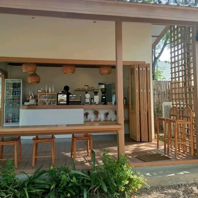 PLIKVIVEK CAFE คาเฟ่สไตล์ญี่ปุ่น