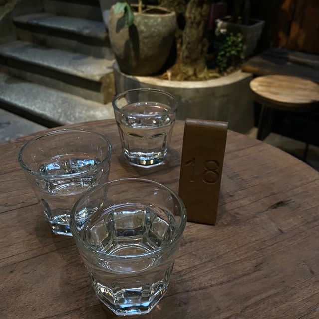 【ベトナム　ハノイ】おしゃれで本格的コーヒーのカフェ　📍blackbard coffee