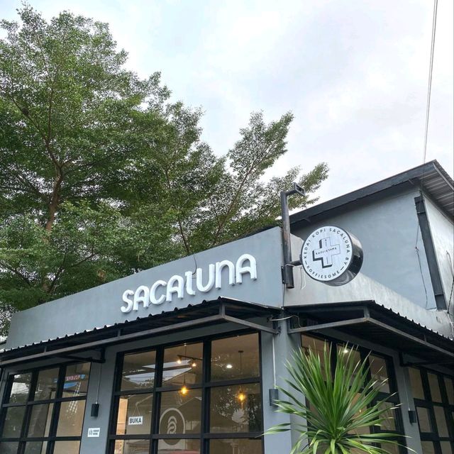 SACALUNA COFFEE | SEMI-OUTDOOR & SKATE PARK