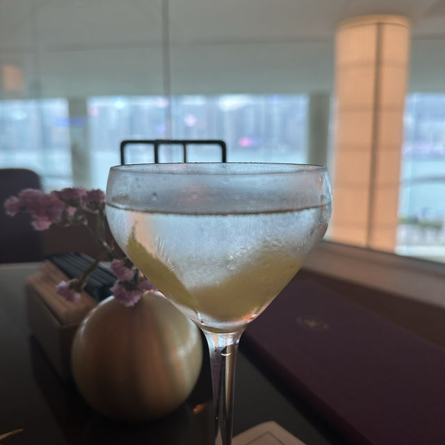 香港麗晶酒店，維港景第一排超美港景！超優行政酒廊
