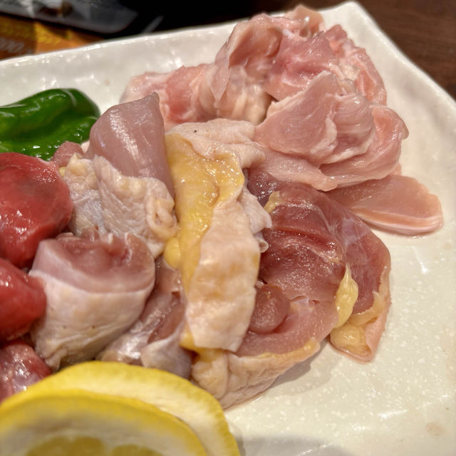 【大阪・東梅田】BBQやビアガーデンが室内で楽しめる「大衆肉酒場 ブラック」